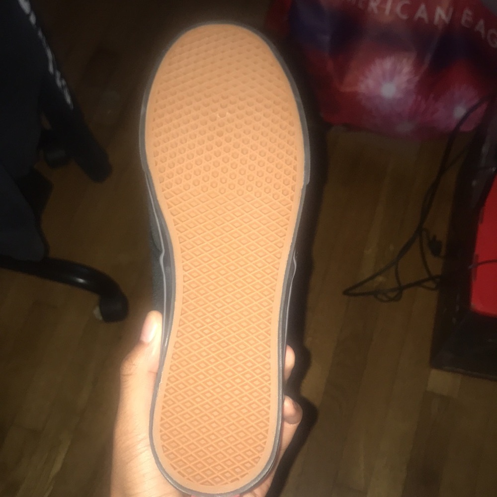 Vans - Picture 3 of 3